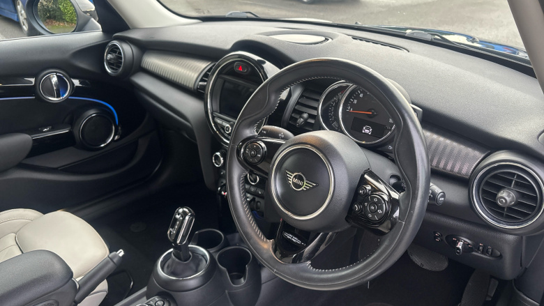 MINI Hatchback 1.5 Cooper Exclusive 5dr Auto Petrol Hatchback